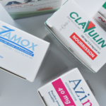 L&rsquo;OMS alerte sur la résistance aux antibiotiques : une menace pour la santé mondiale